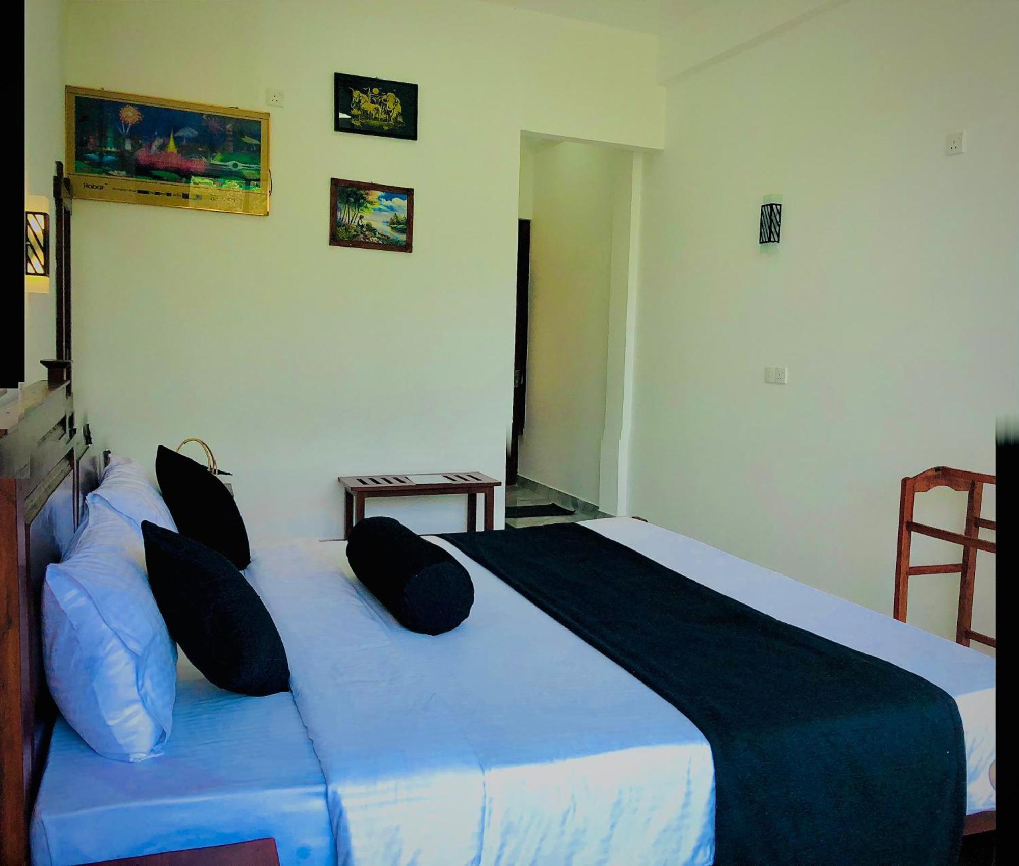 Relax Inn Ella Ngoại thất bức ảnh